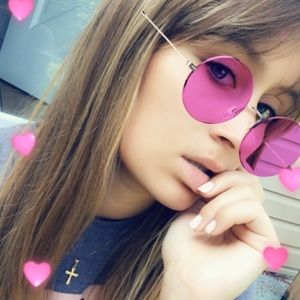 Meet your Posher, Savina